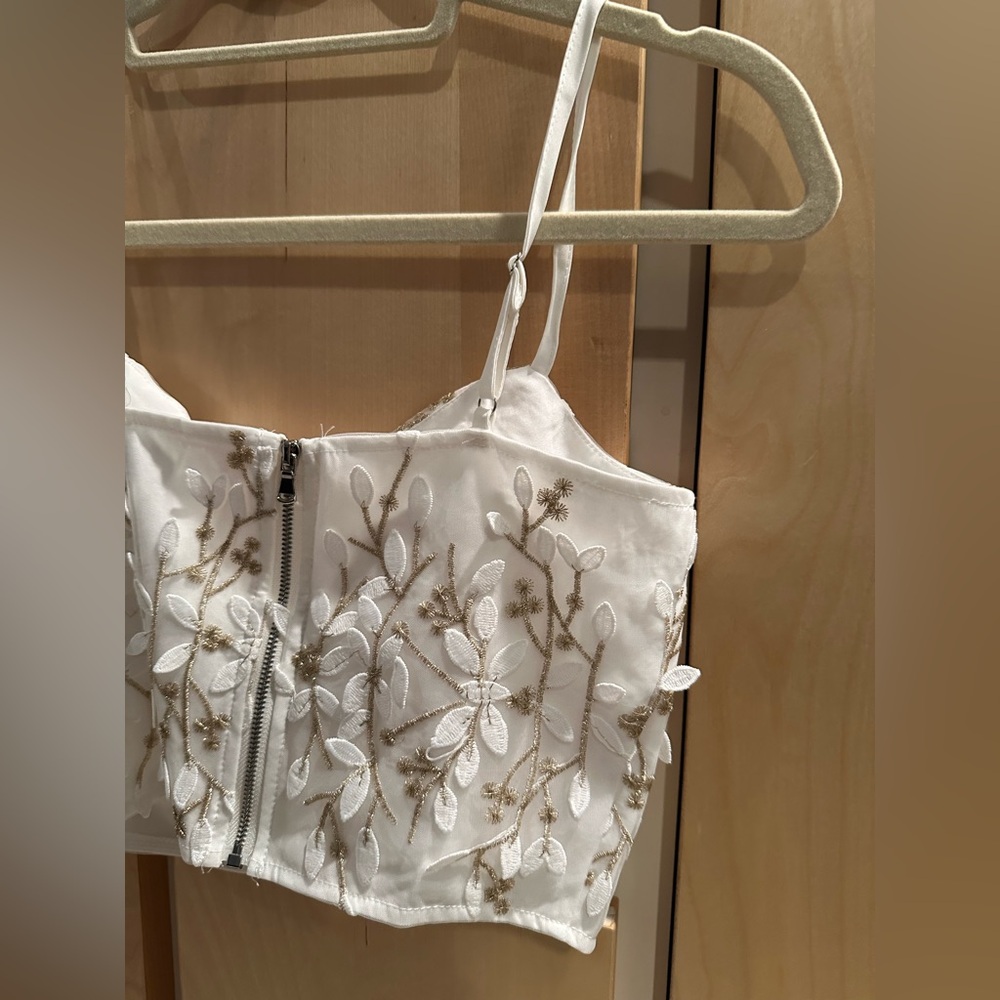 Women’s White & Gold Top (XS) - Picture 8 of 13